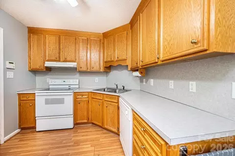 Kitchen - 2000 Summerfield Cir, Conover, NC 28613 photo 2 of 2