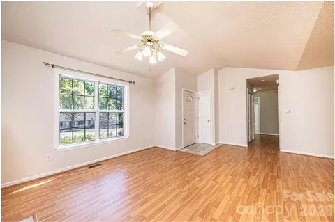 Living - 2000 Summerfield Cir, Conover, NC 28613 photo 4 of 6