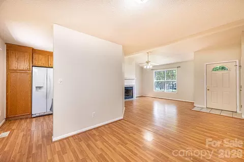 Living - 2000 Summerfield Cir, Conover, NC 28613 photo 6 of 6