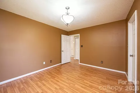 Bedroom - 2000 Summerfield Cir, Conover, NC 28613 photo 2 of 5