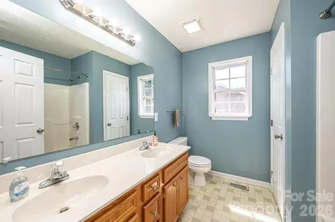 Bath - 2000 Summerfield Cir, Conover, NC 28613 photo 1 of 1