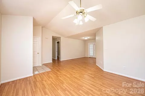 Living - 2000 Summerfield Cir, Conover, NC 28613 photo 5 of 6