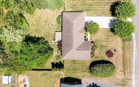 View/Area - 2000 Summerfield Cir, Conover, NC 28613 photo 3 of 4