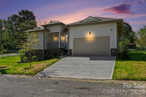 2225 Irma St, Charlotte, NC 28216