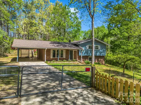 31 Firefly Ln, Saluda, NC 28773