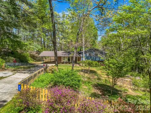 31 Firefly Ln, Saluda, NC 28773