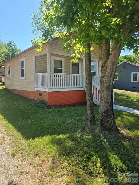 207 S Caldwell Ave, Newton, NC 28658