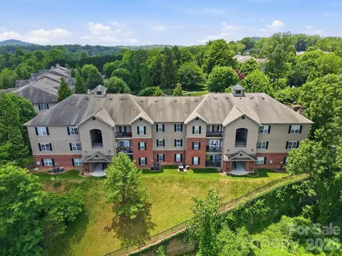 528 Appeldoorn Cir, Asheville, NC 28803
