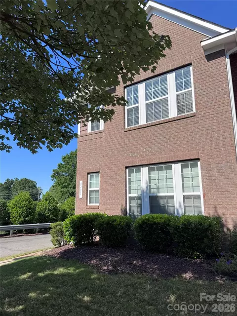 8211 Viewpoint Ln, Cornelius, NC 28031