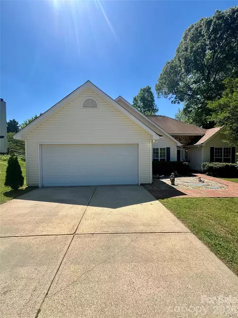 106 Old Willow Rd, Mooresville, NC 28115