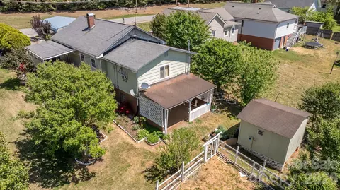 24 Midway St, Granite Falls, NC 28630