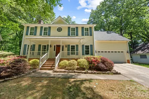 2726 Kirkholm Dr, Matthews, NC 28105