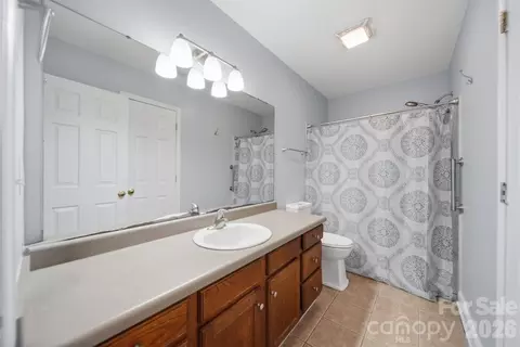 Bath - 1834 Terrain Nw Dr NW, Conover, NC 28613 photo 4 of 4