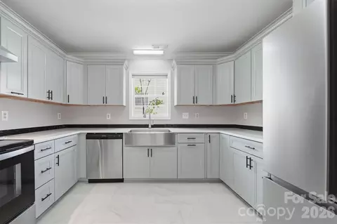 Kitchen - 1834 Terrain Nw Dr NW, Conover, NC 28613 photo 3 of 4
