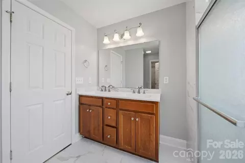 Bath - 1834 Terrain Nw Dr NW, Conover, NC 28613 photo 2 of 4
