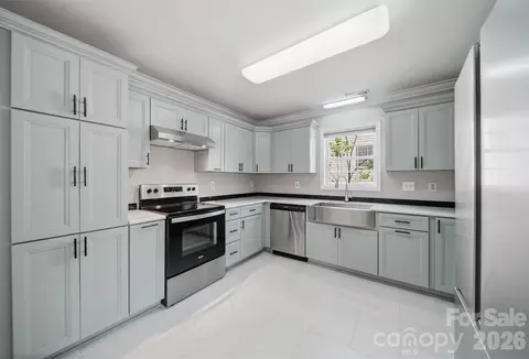 Kitchen - 1834 Terrain Nw Dr NW, Conover, NC 28613 photo 1 of 4