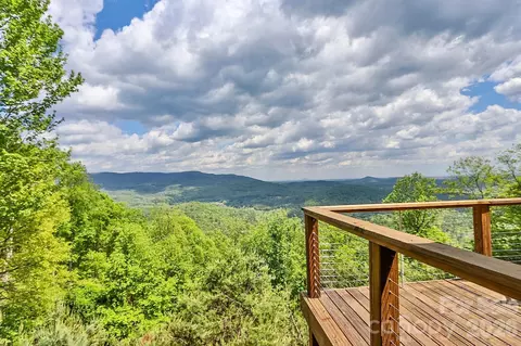 1401 Greenstreet Dr, Traphill, NC 28685