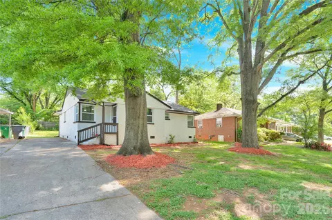 3300 Bonaire Dr, Charlotte, NC 28208
