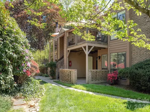 3 Ravencroft Bldg A Ln #BLDG . A, Asheville, NC 28803