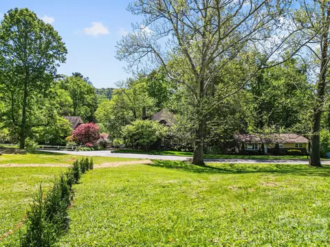 99999 Country Club Rd, Asheville, NC 28804
