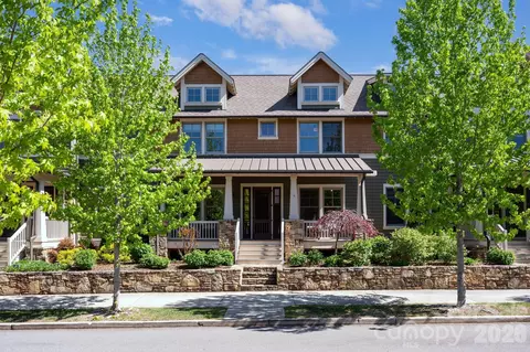 4 Fitzgerald Rd, Black Mountain, NC 28711