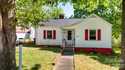 516 Margaret Dr, Statesville, NC 28677