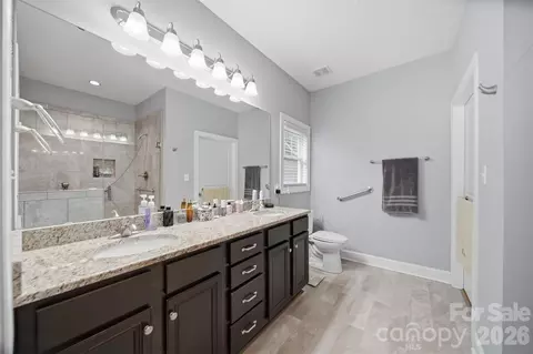 Bath - 453 Pepperstone Dr, Salisbury, NC 28146 photo 1 of 2