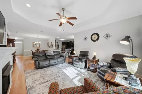 Entry Way - 453 Pepperstone Dr, Salisbury, NC 28146 photo 2 of 6