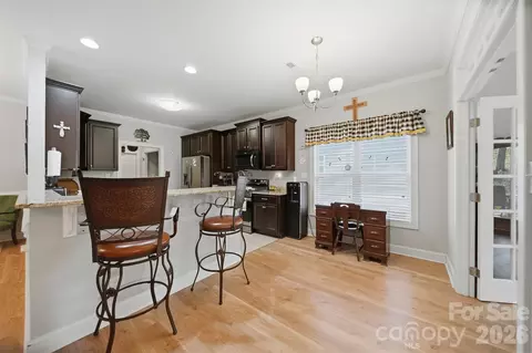 Entry Way - 453 Pepperstone Dr, Salisbury, NC 28146 photo 4 of 6