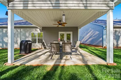 Exterior - 453 Pepperstone Dr, Salisbury, NC 28146 photo 5 of 7