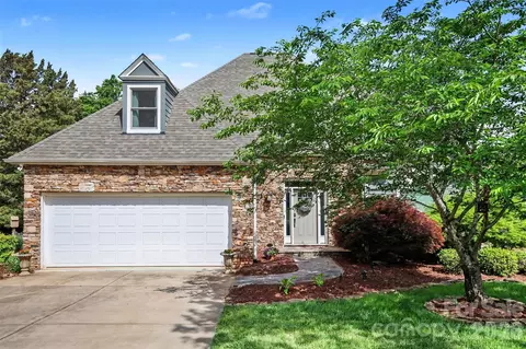 Exterior - 517 Cranborne Chase, Fort Mill, SC 29708 photo 3 of 10