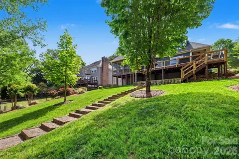 Exterior - 517 Cranborne Chase, Fort Mill, SC 29708 photo 7 of 10