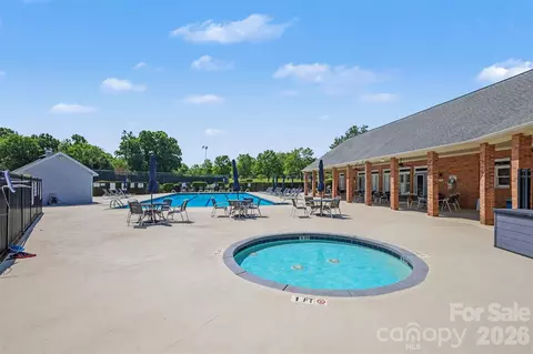 Exterior - 517 Cranborne Chase, Fort Mill, SC 29708 photo 9 of 10