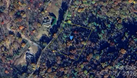 9 Smoky Cove Rd, Whittier, NC 28789
