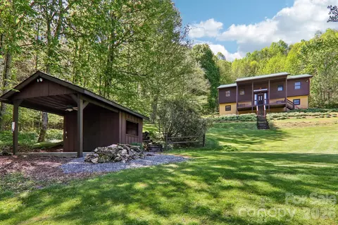 129 Cash Phillips Dr, Mars Hill, NC 28754