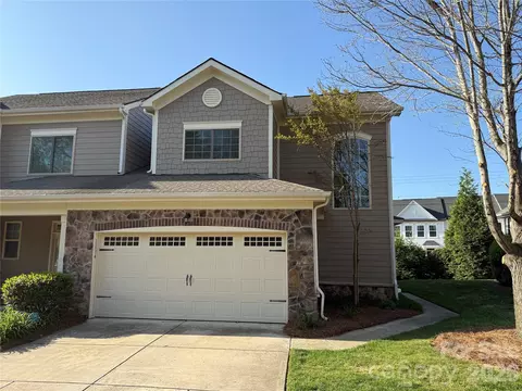 1134 Stuarts Landing Dr, Cramerton, NC 28032