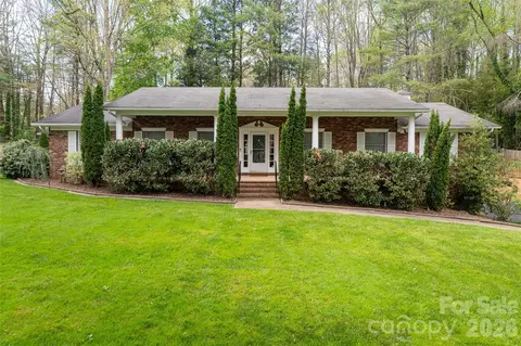 117 Brandon Rd, Hendersonville, NC 28739