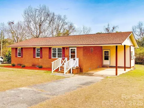 505 Eastwood Cir, Orangeburg, SC 29118