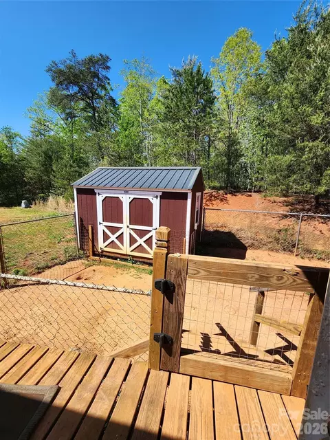 Exterior - 400 Mac Dr, Marion, NC 28752 photo 2 of 3