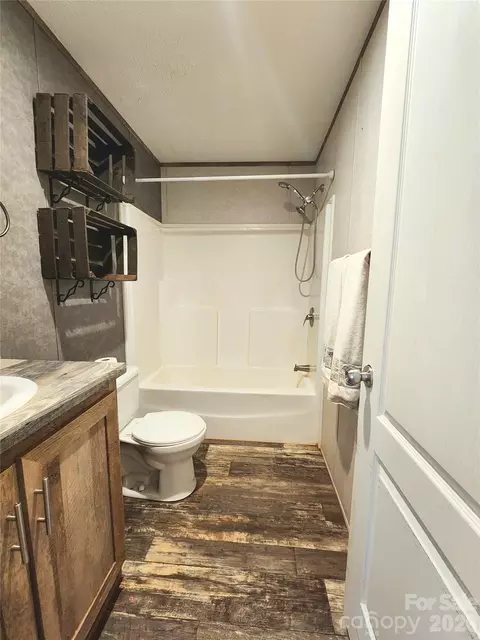 Bath - 400 Mac Dr, Marion, NC 28752 photo 1 of 1