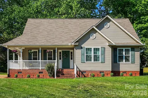 409 Chinaberry Dr, China Grove, NC 28023