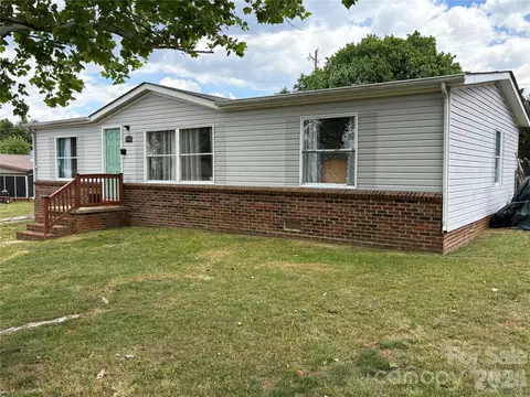 5507 Sandy Creek Ct, Newton, NC 28658