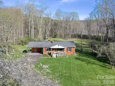 58 Possum Trot Rd, Bakersville, NC 28705