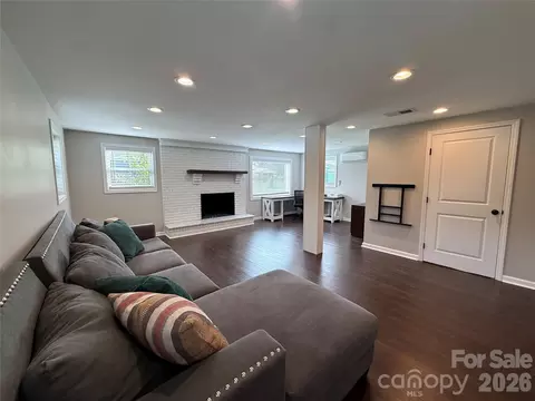 Living - 2555 Belshire Dr, Conover, NC 28613 photo 3 of 4
