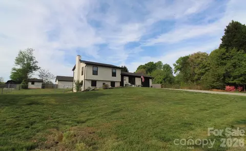 2555 Belshire Dr, Conover, NC 28613