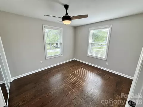 Bedroom - 2555 Belshire Dr, Conover, NC 28613 photo 2 of 3