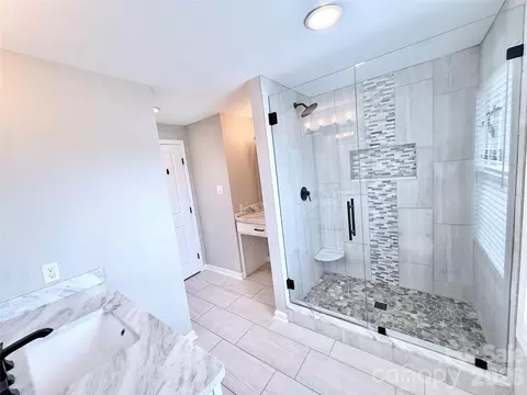 Bath - 2555 Belshire Dr, Conover, NC 28613 photo 1 of 6