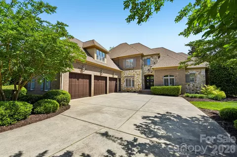 209 Glenmoor Dr, Waxhaw, NC 28173