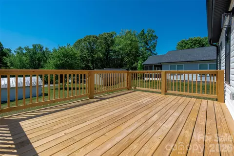 Exterior - 501 Snow St, Kannapolis, NC 28081 photo 2 of 5