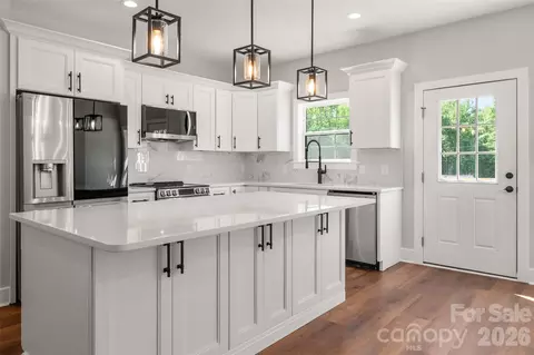Kitchen - 501 Snow St, Kannapolis, NC 28081 photo 6 of 9
